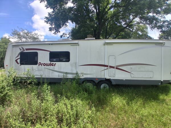 Fleetwood Prowler travel trailer